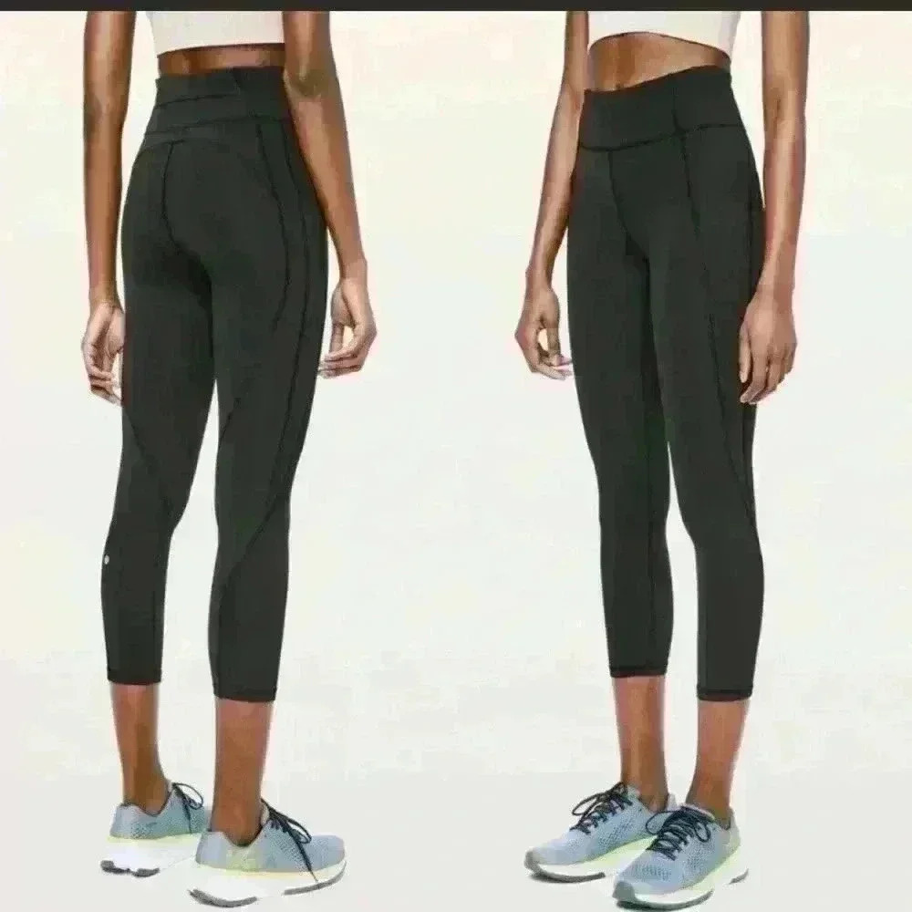 Lululemon Time To Sweat Crop Size 4.   23”